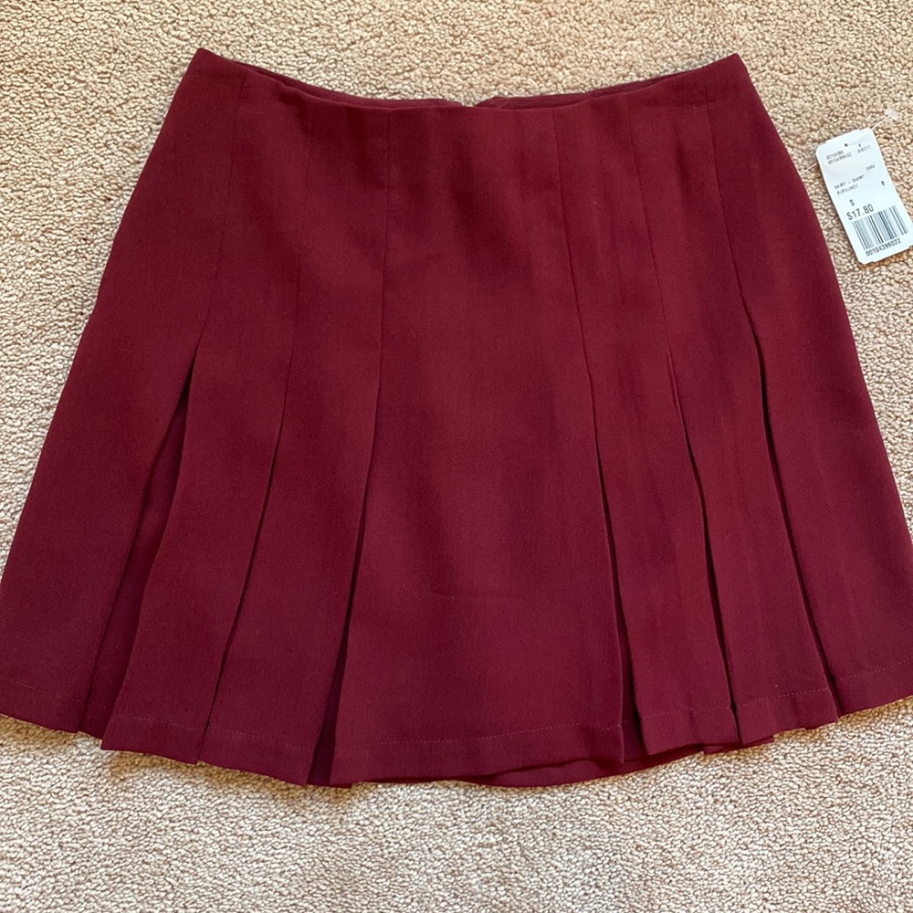NWT Forever 21 burgundy mini skirt, size S